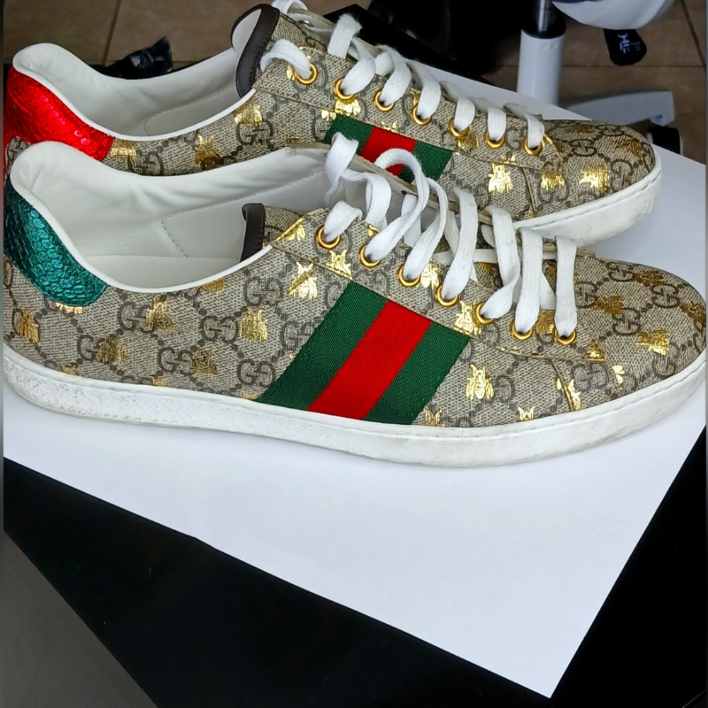 Gucci Ace GG Supreme with bees